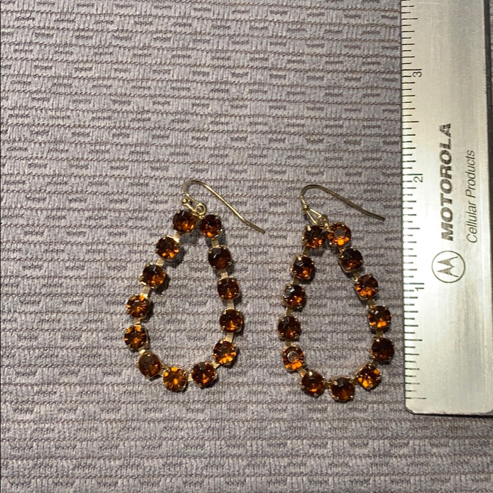 Beautiful tear drop earrings. Worn once